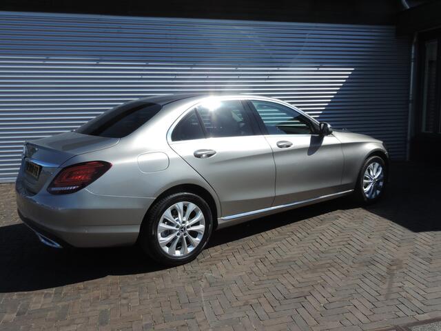 Mercedes-Benz C-KLASSE 180 Business Solution Plus Upgrade Edition