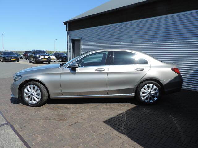 Mercedes-Benz C-KLASSE 180 Business Solution Plus Upgrade Edition