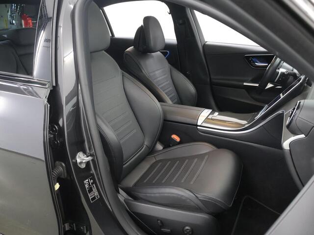 Mercedes-Benz C-KLASSE 180 AMG Line | Night | Panoramadak | Multispaaks AMG velgen | Stoelverwarming | Achteruitrijcamera |