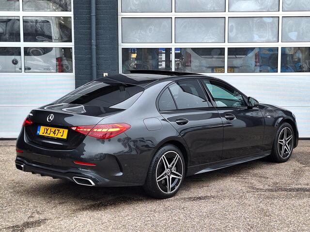 Mercedes-Benz C-KLASSE 300 e AMG Line | Night Pakket | Panoramadak | Memory pakket | Achteruitrijcamera | Sfeerverlichting | Dodehoekassistentie | Stoelverwarming | LED Koplampen