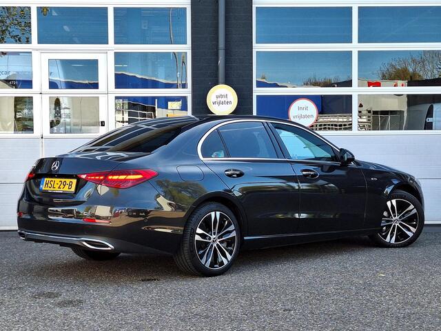 Mercedes-Benz C-KLASSE 300 e Luxury | Sfeerverlichting | Winterpakket | Achteruitrijcamera | Memory pakket incl. Stoelverwarming | Dodehoekassistentie | Keyless-GO | Elektrische achterklep