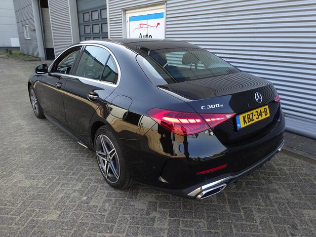Mercedes-Benz C-KLASSE 300 e AMG LINE EQ HYBRID AUTOMAAT LED 5.579 KM !!