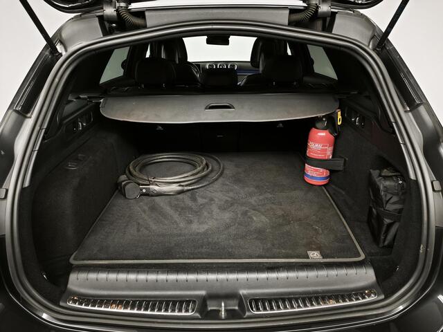 Mercedes-Benz C-KLASSE Estate 300 e AMG Line | Panoramadak | Stoelverwarming | 360° Camera | Navigatie |
