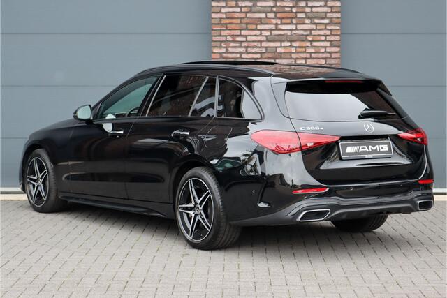 Mercedes-Benz C-KLASSE Estate 300 e AMG Line | Distronic | Panoramadak | Sfeerverlichting | Camera | Nightpakket | Dodehoekassistent | Verwarmd Stuurwiel | Stoelverwarming |