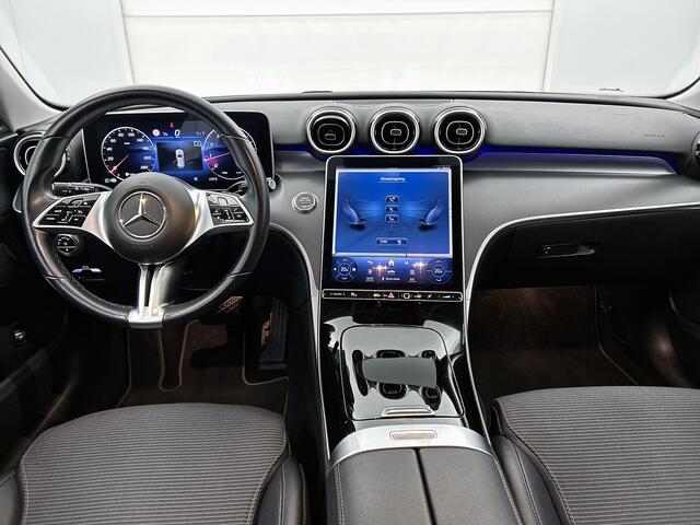Mercedes-Benz C-KLASSE Estate 180 Luxury Line Parkeerpakket met achteruitrijcamera | Alarm | Stoelverwarming voor | Ledkoplampen | Sfeerverlichting. Inclusief 24 maanden MB Certified garantie voor Europa.