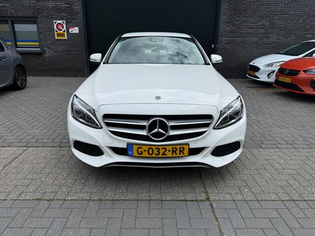 Mercedes-Benz C-KLASSE 200 Premium Plus | 1E EIGENAAR | 12MND GARANTIE | LED | CRUISE | SFEER | STOELVERWM. | NAVI |