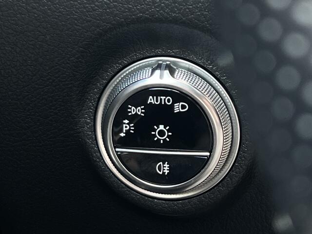 Mercedes-Benz C-KLASSE 180 AMG Line | Navi | Sfeerverlichting | Camera | 18 inch