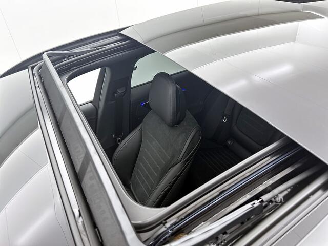Mercedes-Benz C-KLASSE Estate 300 e 140 Years Edition | Comfortpakket Plus | Nightpakket | Parkeerpakket met 360°-camera | Trekhaak | Middenconsole metaalstructuur | GUARD 360° Plus | Panoramaschuifdak | Warmtewerend, donkergetint glas | 19" multispaaks lichtmetalen AMG-velgen