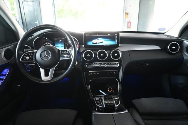 Mercedes-Benz C-KLASSE 180 Premium Plus Pack AMG Line Navigatie Clima Trekhaak Led Cruise CarPlay Ambient Lighting Inruil Mogelijk!