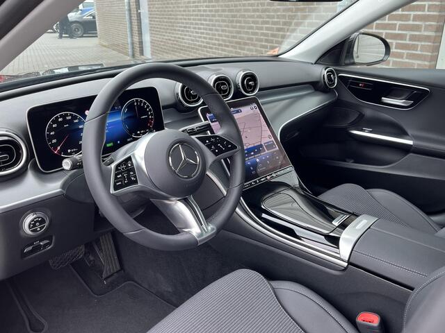 Mercedes-Benz C-KLASSE 300 e Business Line | Trekhaak | Apple CarPlay | Android Auto | Sfeerverlichting | Stoelverwarming | Parkeersensoren | Achteruitrijcamera | Elektrisch Inklapbare Buitenspiegels