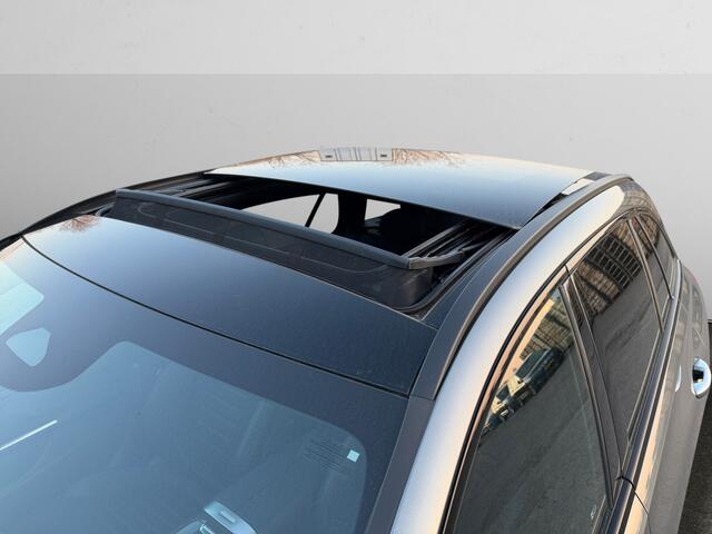 Mercedes-Benz C-KLASSE Estate 200 Launch Edition AMG Line Panoramadak, Headup, Sfeerverlichting, Burmester, Memory seats