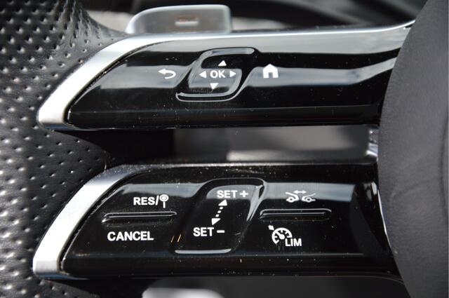 Mercedes-Benz C-KLASSE 180 AMG-LINE | PANORAMADAK | MEMORY | NIGHT-PAKKET | LEER | DIGITAL-LIGHT | KEYLESS | ENZ