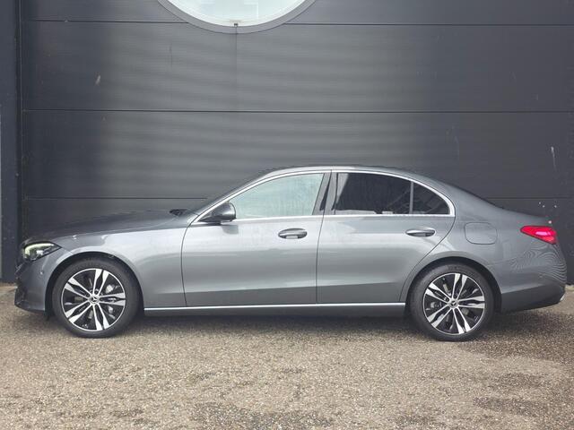 Mercedes-Benz C-KLASSE 300 e Luxury Line | Panoramaschuifdak | Distronic | Stoelverwarming | Achteruitrijcamera | Sfeerverlichting | Apple & Android Carplay