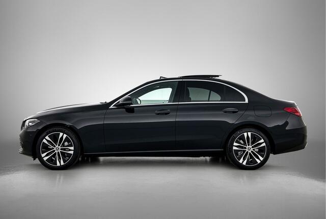 Mercedes-Benz C-KLASSE 300 e Business Solution Luxury | Winterpakket | Parkeerpakket | Trekhaak | Warmtewerend, donkergetint glas | Panoramaschuifdak | GUARD 360° Plus | 18 inch vijf-dubbelspaaks lichtmetalen velgen |