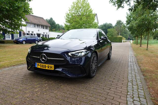 Mercedes-Benz C-KLASSE 200 Launch Edition AMG Line | Trekhaak | Camera | Panorama dak | Sfeerverlichting | 1ste eigenaar |