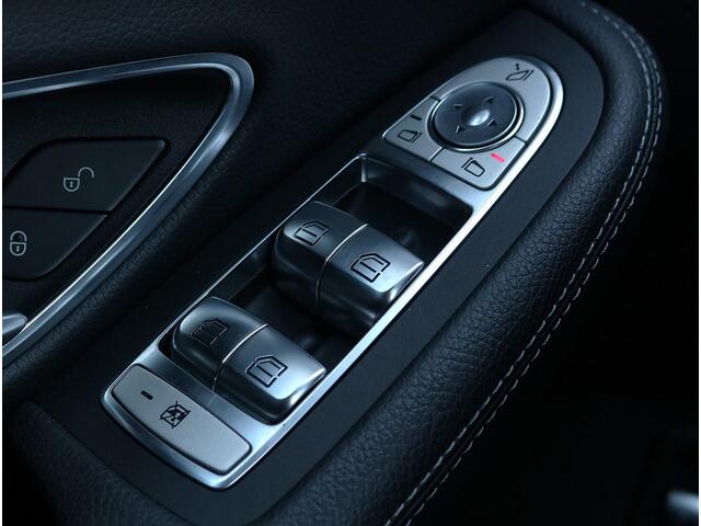 Mercedes-Benz C-KLASSE 180 AMG Line | Night edition | Apple Carplay | Trekhaak