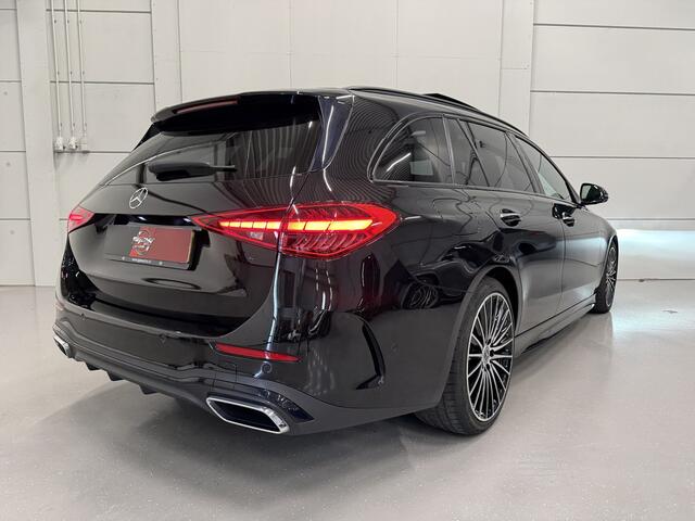 Mercedes-Benz C-KLASSE Estate 200 AMG Line PANO/HEAD-UP/VOL-LEER/LASER-LED/360CAMERA/19"AMG/MEMORY+MASSAGE/KEYLESS/CARPLAY/SFEER/CARBON-INLEG/DONKERE-HEMEL/EL.A.KLEP/ORIG.NL AUTO