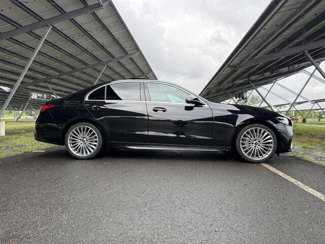 Mercedes-Benz C-KLASSE 300e 140 Years Edition | AMG-line Plus | Panoramadak | Burmester | Head-up | Digital light | Keyless | Trekhaak |