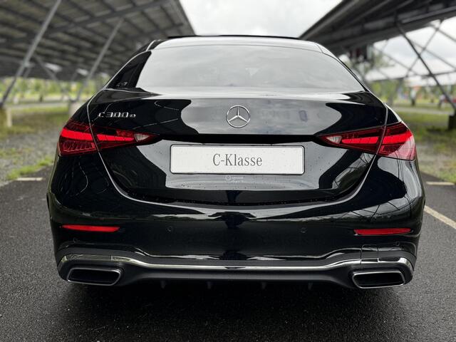 Mercedes-Benz C-KLASSE 300e 140 Years Edition | AMG-line Plus | Panoramadak | Burmester | Head-up | Digital light | Keyless | Trekhaak |