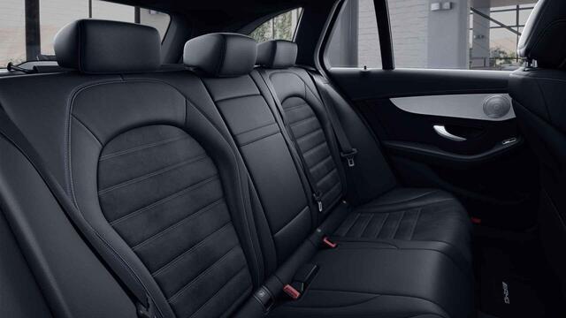 Mercedes-Benz C-KLASSE Estate 300 e Premium Pack | AMG | Night | Panoramadak | Burmester | Widescreen | Stoelverwarming |