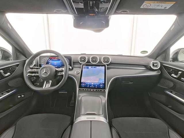 Mercedes-Benz C-KLASSE Estate 300 e AMG Plug-In Hybride AMG Line | Night Pakket | Panorama Schuif-Kanteldak | Trekhaak | Distronic | Stuur en Stoelverwarming. Inclusief 24 maanden Mercedes-Benz Certified garantie voor Europa.
