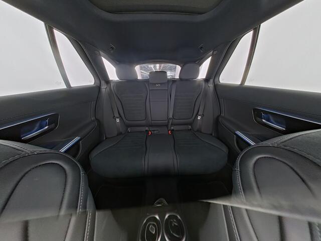 Mercedes-Benz C-KLASSE Estate 300 e AMG Plug-In Hybride AMG Line | Night Pakket | Panorama Schuif-Kanteldak | Trekhaak | Distronic | Stuur en Stoelverwarming. Inclusief 24 maanden Mercedes-Benz Certified garantie voor Europa.