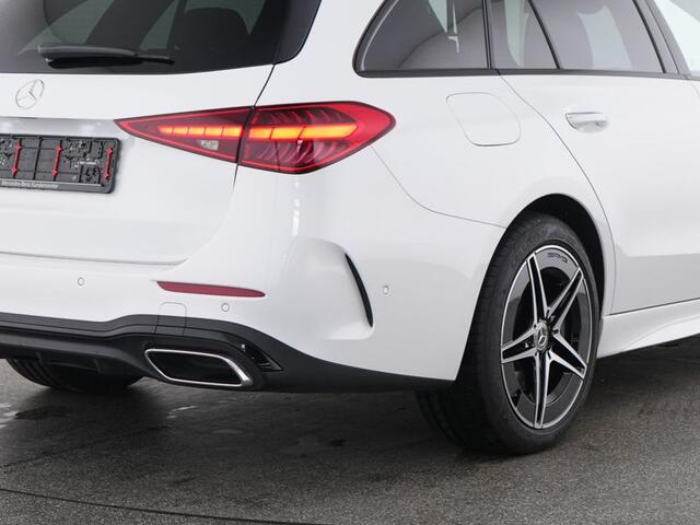 Mercedes-Benz C-KLASSE Estate 300 e AMG Plug-In Hybride AMG Line | Night Pakket | Panorama Schuif-Kanteldak | Trekhaak | Distronic | Stuur en Stoelverwarming. Inclusief 24 maanden Mercedes-Benz Certified garantie voor Europa.