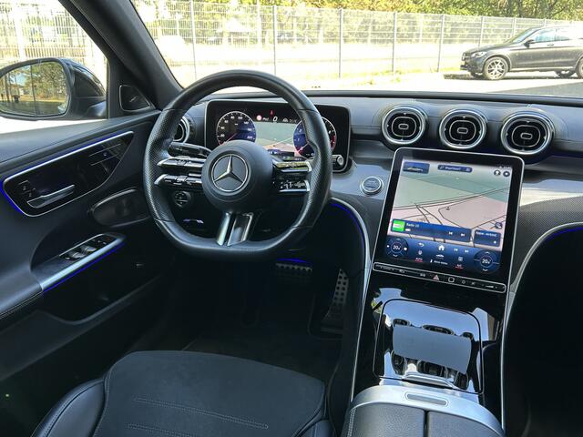 Mercedes-Benz C-KLASSE 300 AMG 259pk // Panoramadak // Burmester 3D // Distronic // 360 Camera // Digital Light // Sfeerverlichting // Carplay