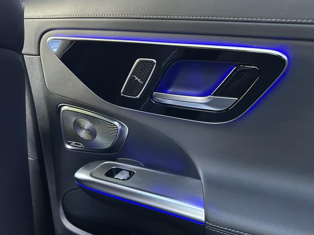 Mercedes-Benz C-KLASSE 300 AMG 259pk // Panoramadak // Burmester 3D // Distronic // 360 Camera // Digital Light // Sfeerverlichting // Carplay