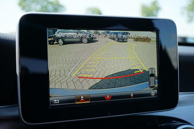 Mercedes-Benz C-KLASSE Estate 180 Business Solution AMG + CAMERA / PANO / DODEHOEK / NAVI / LEDER