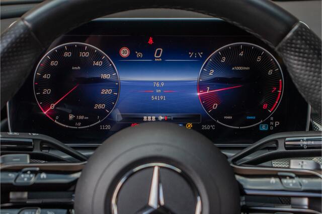 Mercedes-Benz C-KLASSE 180 AMG Line, Origineel NL, 360 Camera, Memory, Augmented Reality, Leder, Keyless, Sfeerverlichting.