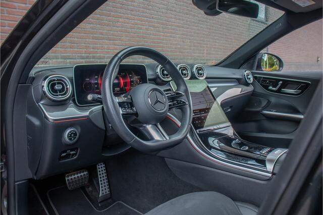 Mercedes-Benz C-KLASSE 180 Star Edition AMG Line, Origineel NL, Panoramadak, 360 Camera, Trekhaak, Memory, Stoelverwarming.