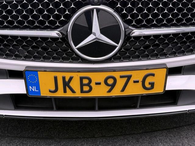 Mercedes-Benz C-KLASSE 300 e Business Solution AMG AMG Line | Night Pakket | Panorama Schuif-Kanteldak | Parkeerpakket met 360°-camera | Alarm | Sfeerverlichting. Inclusief 24 maanden MB Certified garantie voor Europa.