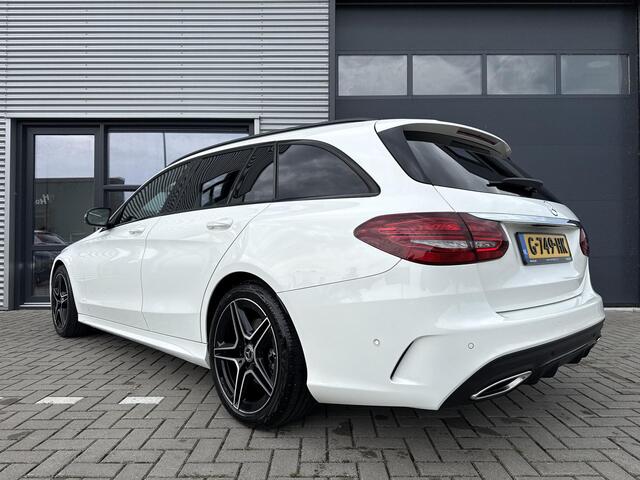 Mercedes-Benz C-KLASSE Estate Business Solution AMG Plus Upgrade Edition ?Panoramadak ?Night-Pakket ?Sfeerverlichting ?Navigatie Full ?Camera ?Apple Carplay & Android Auto ?Vol Leder ?Trekhaak