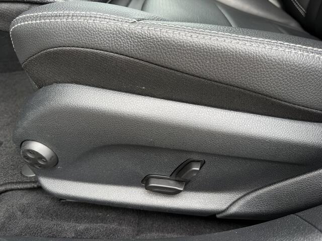 Mercedes-Benz C-KLASSE Estate Business Solution AMG Plus Upgrade Edition ?Panoramadak ?Night-Pakket ?Sfeerverlichting ?Navigatie Full ?Camera ?Apple Carplay & Android Auto ?Vol Leder ?Trekhaak