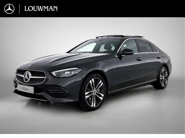 Mercedes-Benz C-KLASSE 300 e Business Solution Luxury | Winterpakket | Trekhaak | Panoramaschuifdak | Warmtewerend, donkergetint glas | GUARD 360° Plus | Sierdelen diamantpatroon zilvergrijs | 18 inch vijf-dubbelspaaks lichtmetalen velgen |
