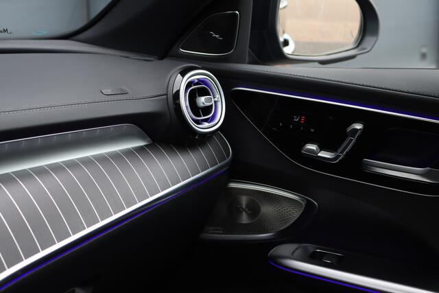 Mercedes-Benz C-KLASSE 400 e 4MATIC AMG Line | Distronic+ | Panoramadak | Nappa Leder | Burmester | Memory | Digital Light | HUD | Verwarmd Stuurwiel | Keyless Go | Surround Camera |