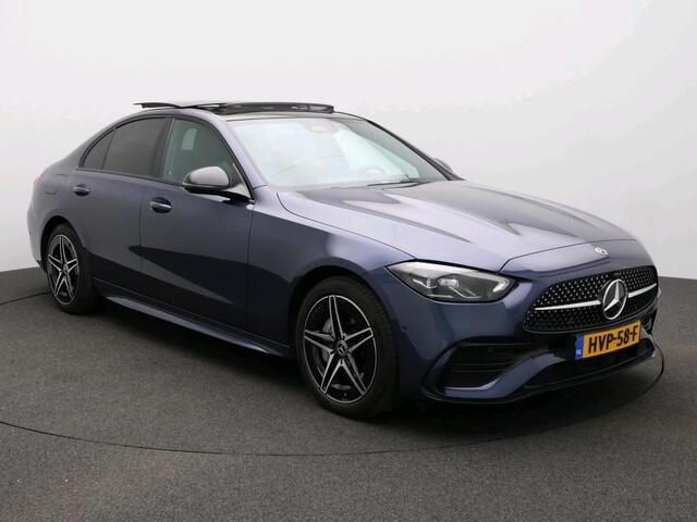 Mercedes-Benz C-KLASSE 300 e Star Edition LIMITED AMG Line | Night Pakket | Panorama Schuif-Kanteldak | Parkeerpakket met achteruitrijcamera | Alarm | Sfeerverlichting. Inclusief 24 maanden Mercedes-Benz Certified garantie voor Europa.