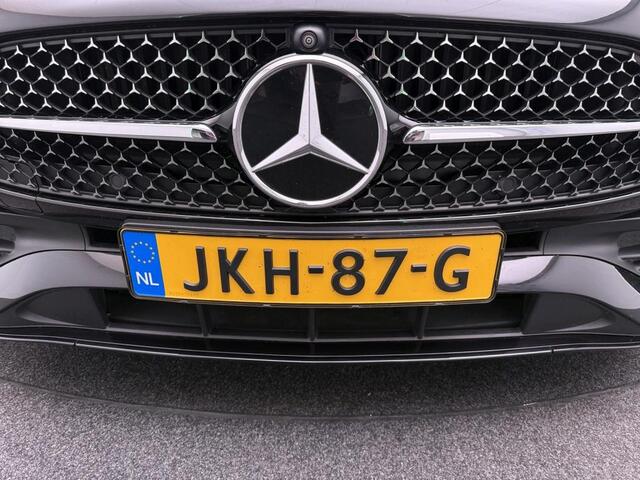 Mercedes-Benz C-KLASSE Estate 300 e Business Solution AMG Trekhaak |AMG Line | Night Pakket | Panorama Schuif-Kanteldak | Parkeerpakket met 360°-camera | Alarm Klasse 3. Inclusief 24 maanden Mercedes-Benz Certified garantie voor Europa.