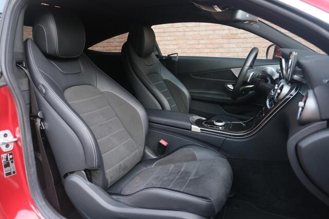 Mercedes-Benz C-KLASSE 180 156pk Aut. Coupe AMG Line - Panoramadak - 360° camera - Burmester audio - Navigatiesysteem - LED koplampen- 19" inch