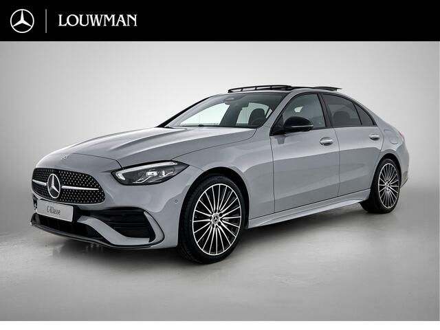 Mercedes-Benz C-KLASSE 300 e 140 Years Edition | Comfortpakket Plus | Nightpakket | Parkeerpakket met 360°-camera | Trekhaak | Panoramaschuifdak | Middenconsole metaalstructuur | DISTRONIC | GUARD 360° Plus | 19" multispaaks lichtmetalen AMG-velgen |