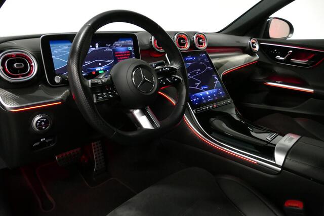 Mercedes-Benz C-KLASSE 300 e AMG Line / C63S AMG Diffuser / Brabus Grille / Maxton Design Bodykit V.2 / Elektr. verstelbare voorstoelen + memory / Digital Light (Laser) / Rondomzichtcamera / Apple Carplay - Android Auto / Ambienteverlichting / 20'' LMV / Stoelverwarming / Dodehoekdetectie / Achteruitrijcamera / Draadloze telefoonlader / Cruise Control
