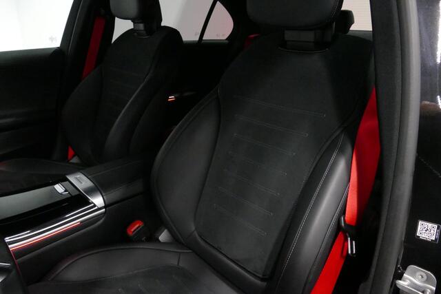 Mercedes-Benz C-KLASSE 300 e AMG Line / C63S AMG Diffuser / Brabus Grille / Maxton Design Bodykit V.2 / Elektr. verstelbare voorstoelen + memory / Digital Light (Laser) / Rondomzichtcamera / Apple Carplay - Android Auto / Ambienteverlichting / 20'' LMV / Stoelverwarming / Dodehoekdetectie / Achteruitrijcamera / Draadloze telefoonlader / Cruise Control