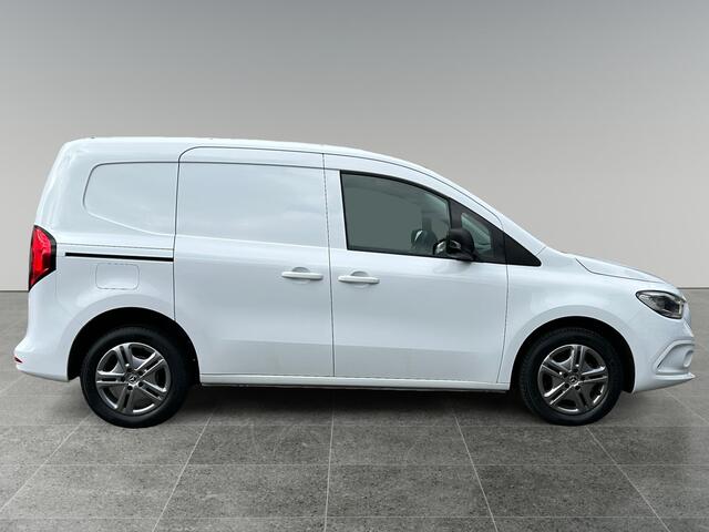 Mercedes-Benz CITAN 108 CDI L1 Base | incl. 12 maanden garantie | Cruise control | Airco | Schuifdeur rechts | LED dagrijverlichting | DAB+ radio | Betonplex vloer |