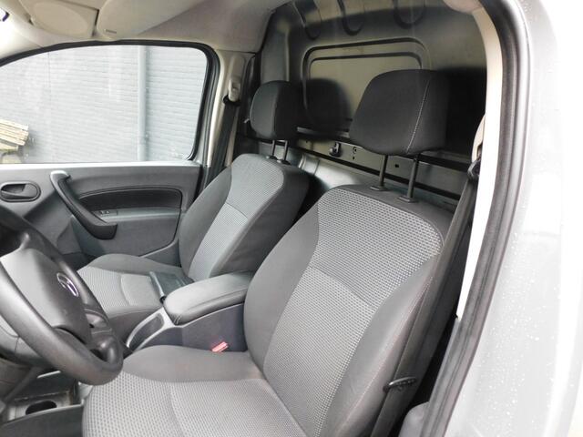 Mercedes-Benz CITAN 112 BlueEFFICIENCY BENZINE! HELE NETTE AUTO! BLUETOOTH! PARKEERSENSOREN! AIRCO! TREKHAAK! EURO 6 !