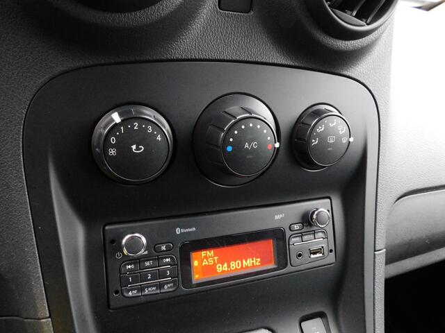 Mercedes-Benz CITAN 112 BlueEFFICIENCY BENZINE! HELE NETTE AUTO! BLUETOOTH! PARKEERSENSOREN! AIRCO! TREKHAAK! EURO 6 !