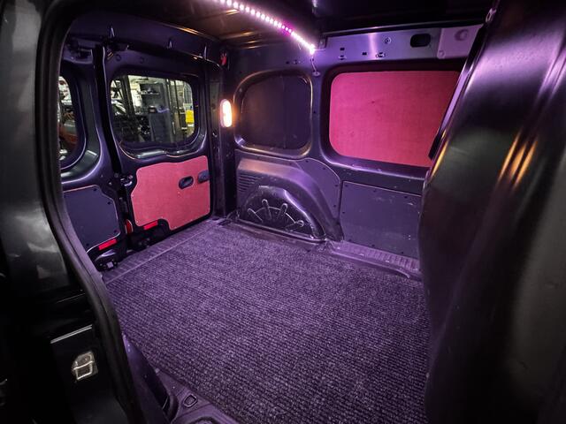 Mercedes-Benz CITAN 111 CDI BlueEFFICIENCY Airco, Parkeersensoren, Cruise control, Radio, Mistlamp