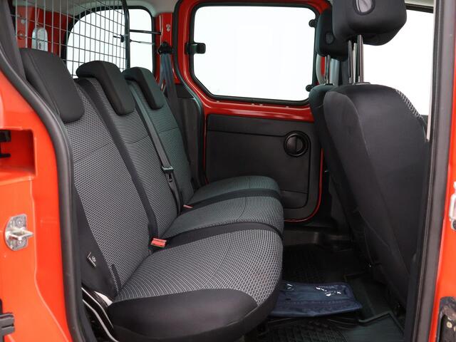 Mercedes-Benz CITAN Tourer 111 CDI 5-PERSOONS EURO 6 GEEL KENTEKEN *17.675 KM* + TREKHAAK | NAVIGATIE | DAB