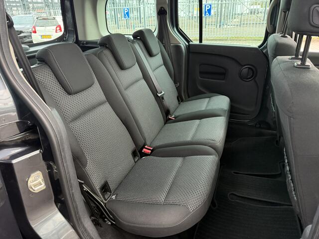 Mercedes-Benz CITAN Rolstoelauto / Scootmobielauto 112 Ambiente (Zeer nette MB Citan Automaat met kofferbaklift!)