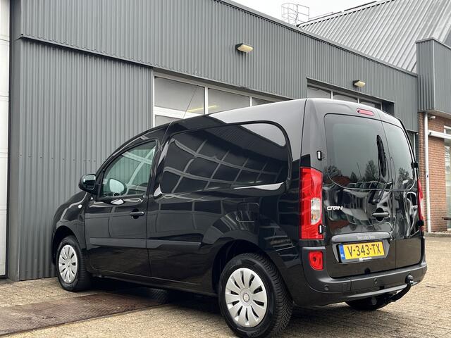 Mercedes-Benz CITAN 111 CDI BlueEFFICIENCY 110pk Airco Cruise controle Trekhaak 1050kg trekgewicht Telefoonverbinding 2-Persoons Zijruit Tomtom Bpm vrij voor particulier gebruik!!